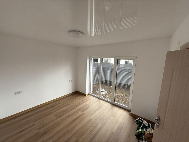 Vand casa individuala , din caramida,4 camere, 2 bai, cartier Izvor - 5