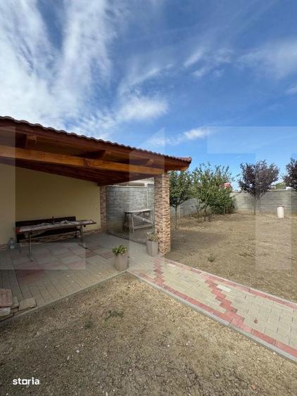 Casa Indivuala de vanzare-5 camere-4 bai-toate utilitatile. - 1