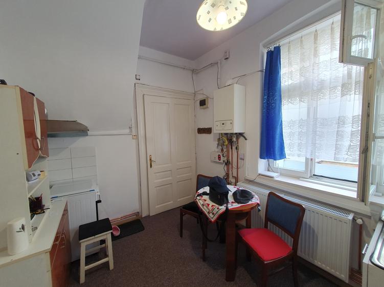 str Lunga, garsoniera , 225 euro - 4