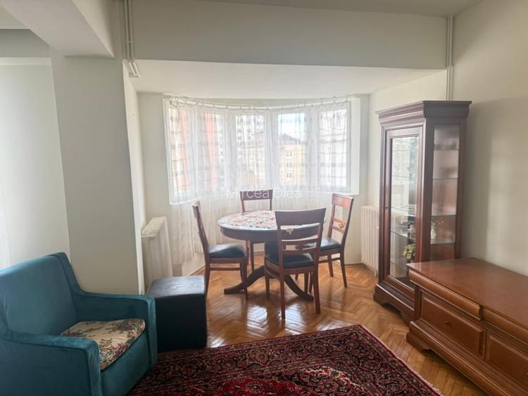 Apartament 5 camere-Scoala de Inot