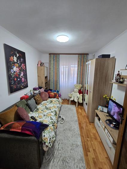 Apartament trei camere - etaj 2 - 80 mp - zona Restaurant Urban - 5