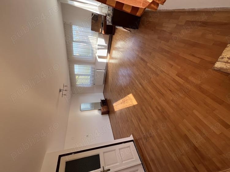 Casă cu 4 camere cu Teren 400 Mp în Semicentral