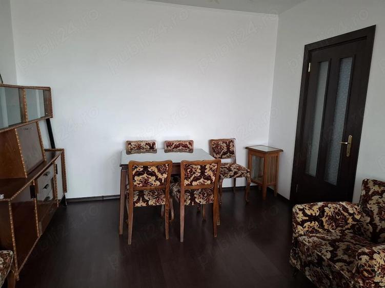 Proprietar vand apartament cu 2 camere semidecomandat, situat pe Calea Grivi?ei nr. 230, etaj 5 7 - 4