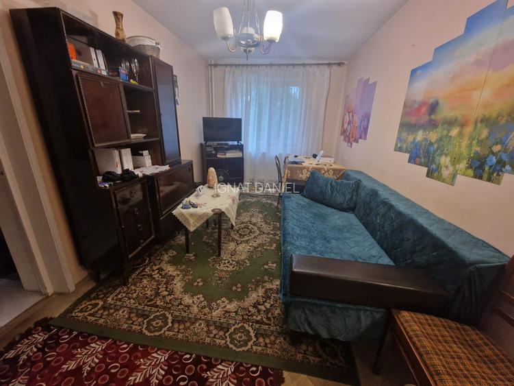 Apartament cu 2 camere, etaj 2/4, zona Podu Ros