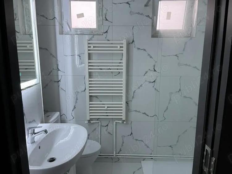 Proprietar, Vand Apartament cu 4 camere, Bulevardul Independen?ei - 7