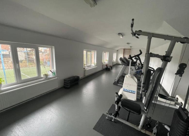 Baza sportiva, zona centrala Ștei, suprafata utila totala 1.646 mp, Bihor - 10