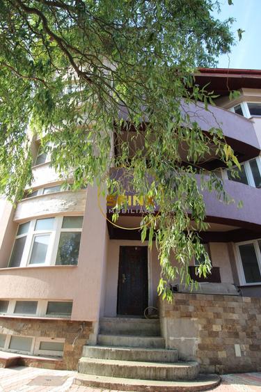 Casă individuală cu 9 camere cu Canalizare în Jilava