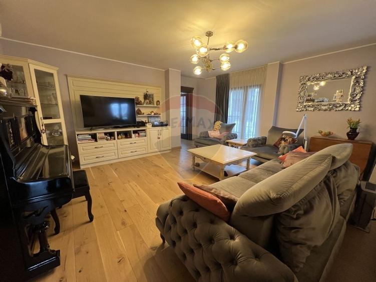 Casă / Vilă cu 4 camere de vânzare în zona Chitila - 1