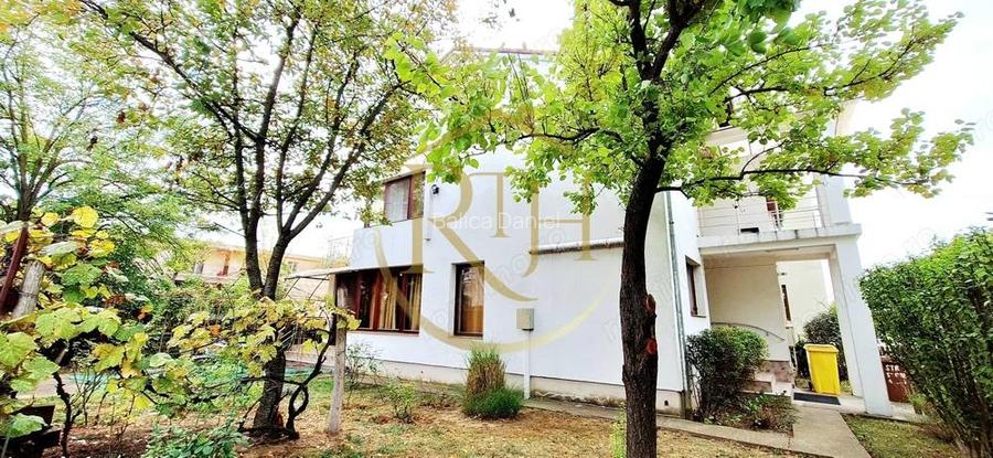 Oferim spre inchiriere, casa deosebi cu 4 camere,2 garaje,zona Soarelui-Braytim