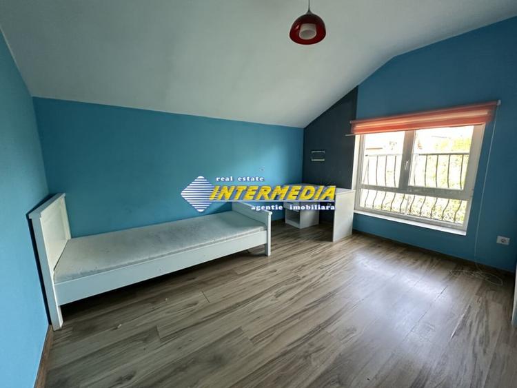 Proprietate 2 case curte pavata Teren 700 mp Hotel CETATE gard utilitati - 8