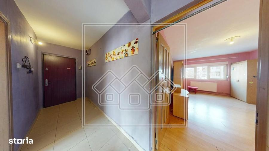 Apartament decomandata, 50 mp utili, balcon, pivnita, etaj 1, Strand - 1