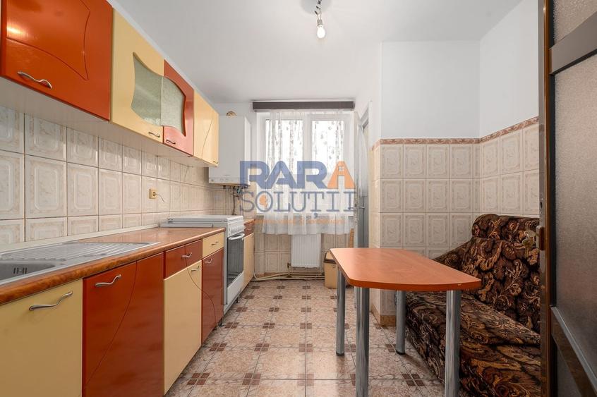 Apartament cu 3 camere decomandat, mobilat în Est
