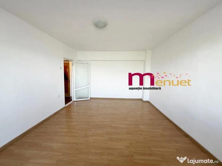 Apartament cu 2 camere decomandat în Pelican