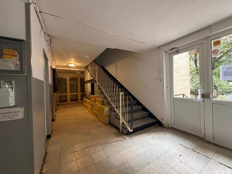 Apartament cu 2 camere semidecomandat în Titan