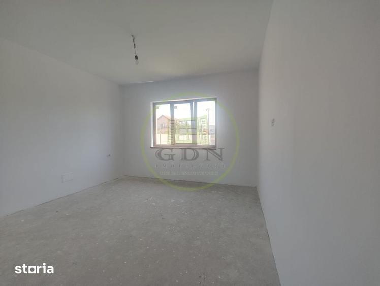 Casă cu 5 camere cu Teren 468 Mp în Malu Mare