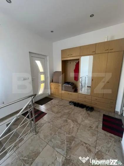 Casă cu 5 camere cu Teren 4400 Mp în Central