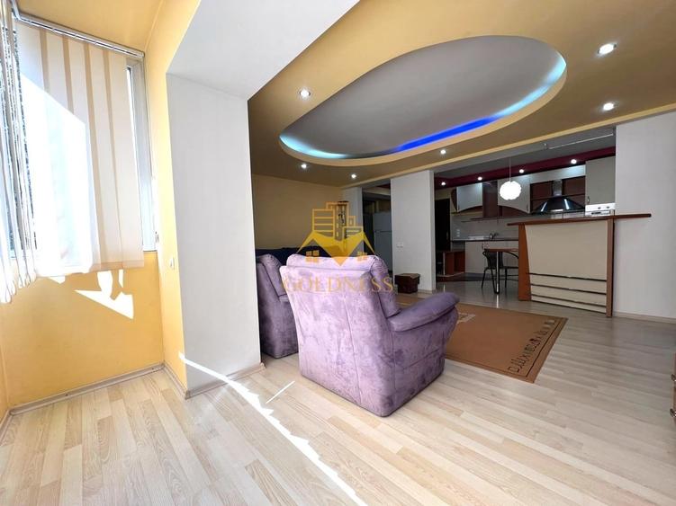 Apartament cu 3 camere semidecomandat în Central