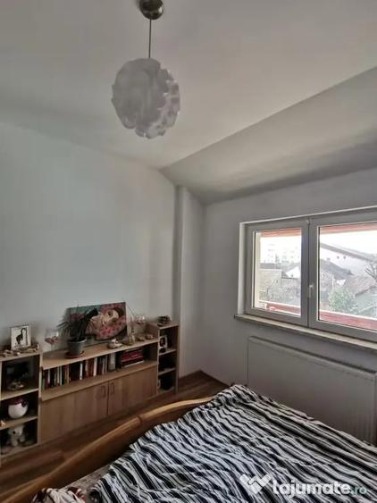 Apartament cu 4 camere semidecomandat în Scriitorilor