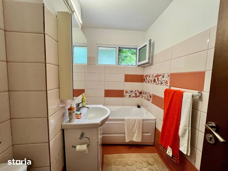 Apartament cu 2 camere semidecomandat în Podu Roș
