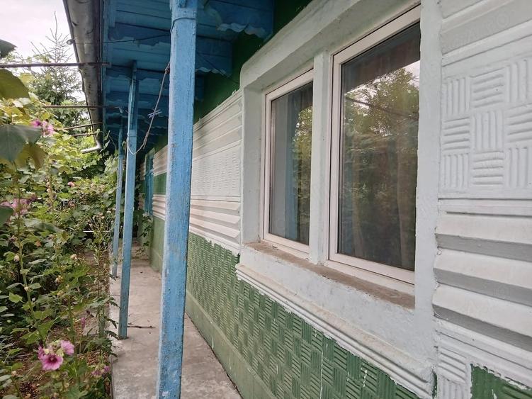 Casă cu 3 camere cu Teren 8000 Mp în Stuhuleț