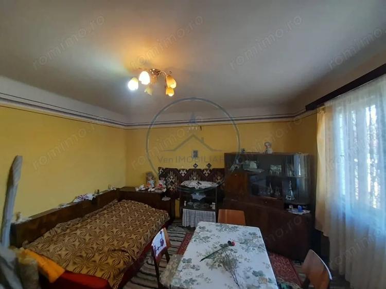 Casă cu 3 camere cu Teren 2400 Mp în Central