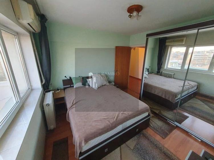 Apartament cu 4 camere decomandat în Pantelimon