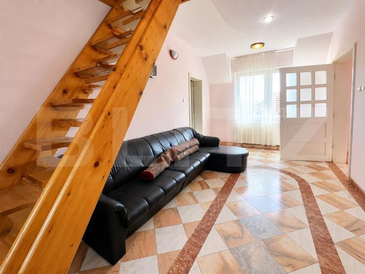 Casă individuală cu 12 camere cu Canalizare în Rapoltu Mare