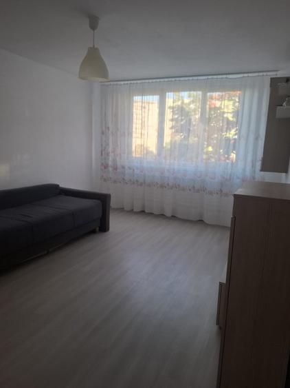 Apartament cu 3 camere decomandat, mobilat în Antiaeriană