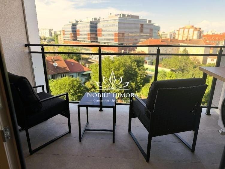 Apartament cu 2 camere semidecomandat, mobilat în Central