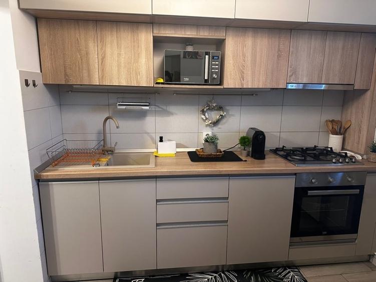 Apartament cu 2 camere decomandat, mobilat în Eroii Revoluției