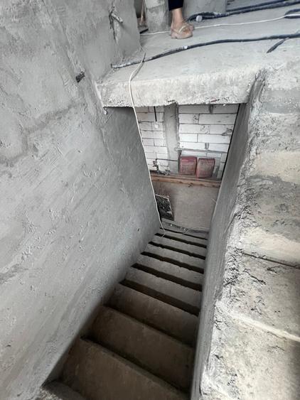 Casă individuală cu 9 camere cu Teren 1160 Mp în 1 Decembrie