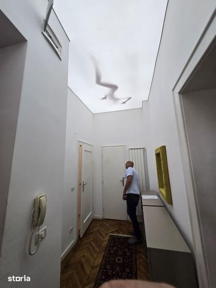 Apartament cu 4 camere în Medicină