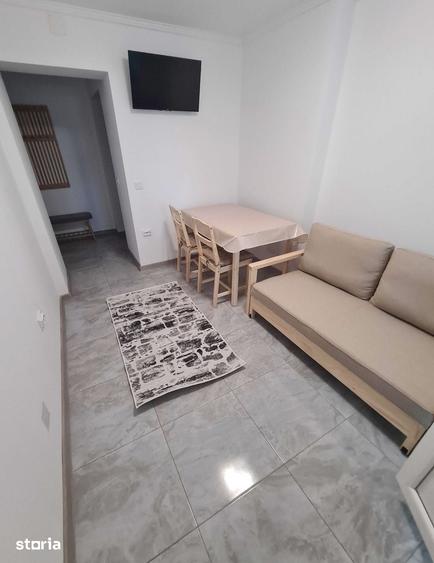 Apartament cu 2 camere decomandat în Calarași 4