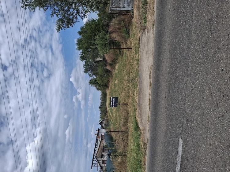 Teren de 3687 mp, în Poiana Lacului