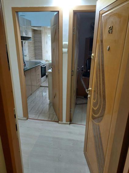 Garsonieră decomandată în Brătianu