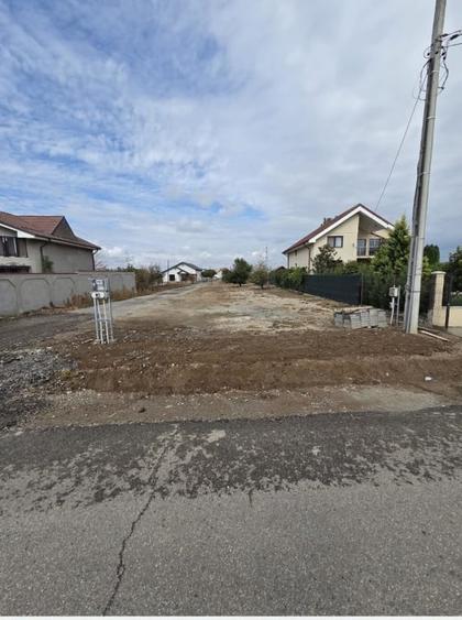 Teren intravilan de vânzare, 700 mp – Albesti - 1