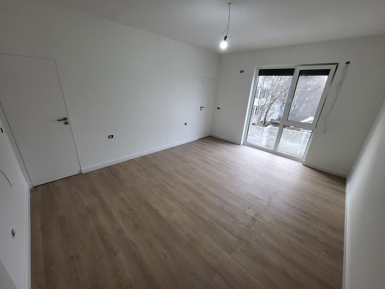 Comision 0%. Langa Iulius Mall. Zid despartitor dublu. Finisaje premium - 15