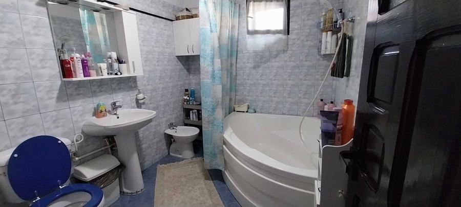 Casa cu suprafata generoasa - 6