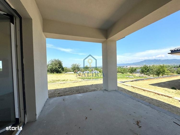 Casă cu 4 camere în Satu Nou de Jos