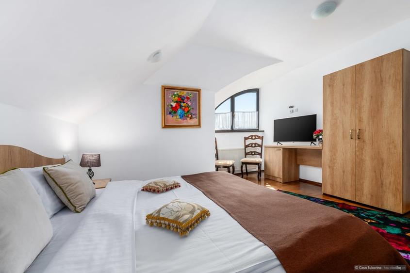 Casa de vacanta sau locuinta - 5 camere, 5 bai, 1300mp, langa Gura Humorului - 27