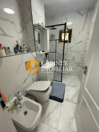 Central - Tg Cucu bloc tip Vila - 2 camere Decomandat RENOVAT 60mp - 4