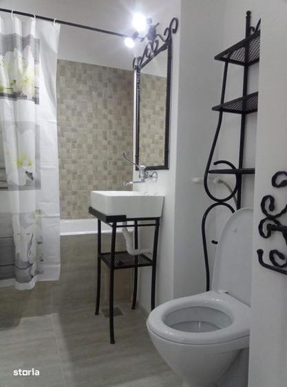 Inchiriez garsoniera - 2