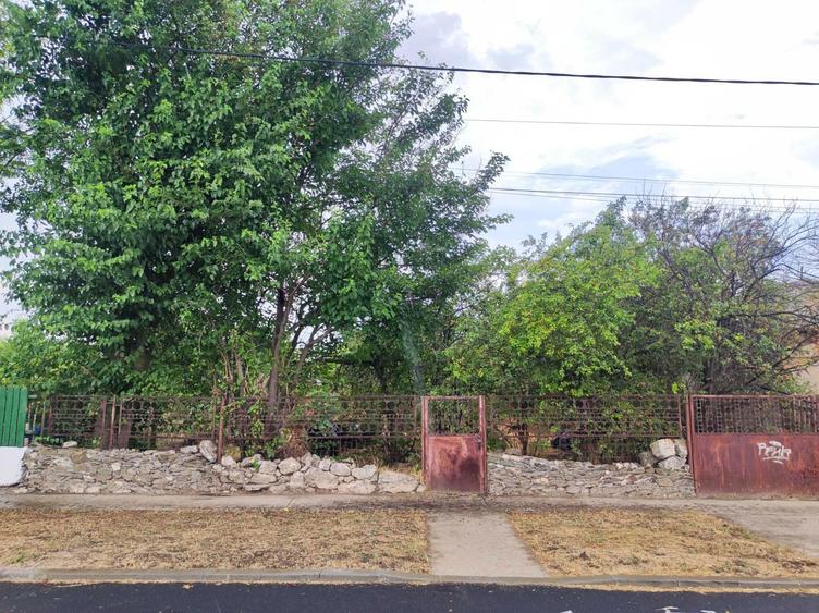 Teren intravilan Corbu 1.157 mp, front stradal 14 m, strada principala - 2