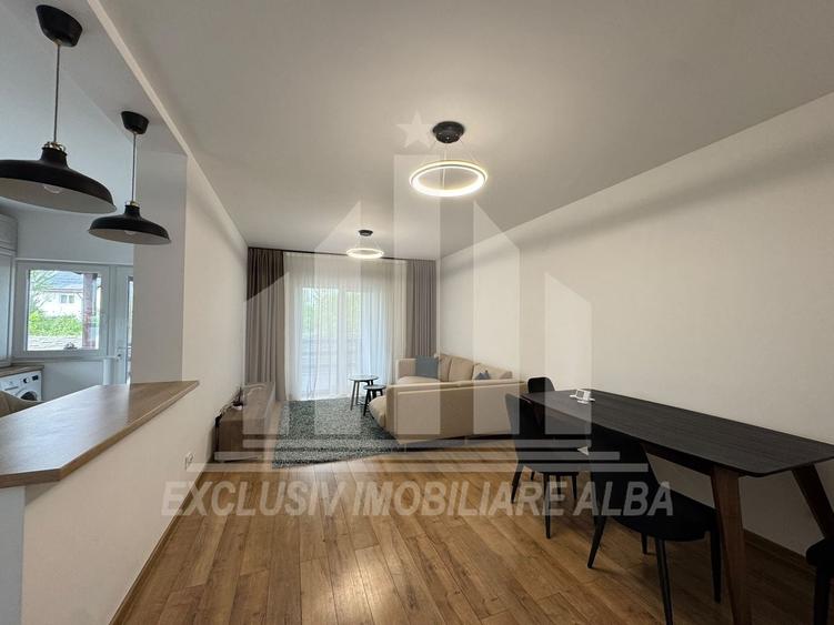 Duplex cu 4 camere cu Canalizare în Sud
