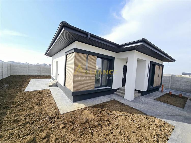 Casa individuala - 4 camere - panouri solare - gaz- curent - 5 min de STV - pod - 1