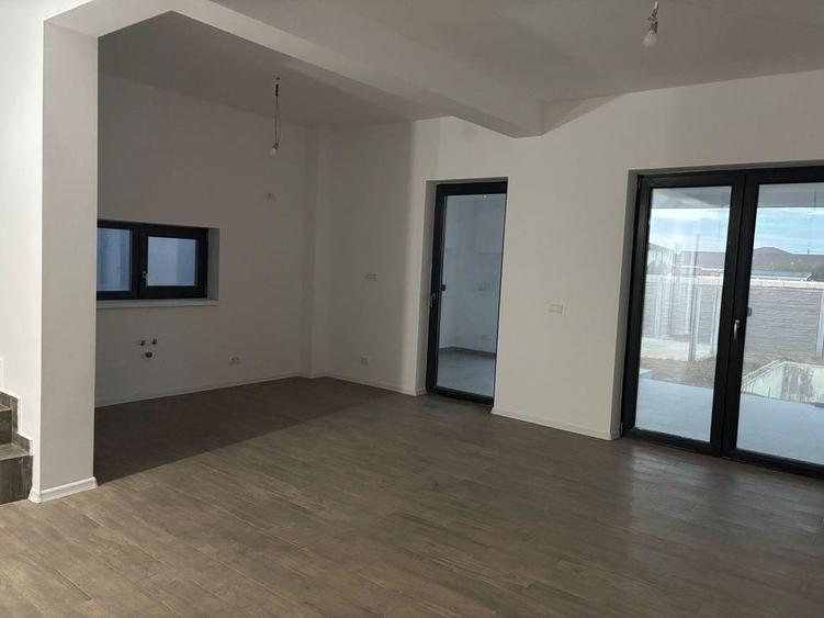 Vand casa individuala cu piscina si anexa, Chisoda - 7