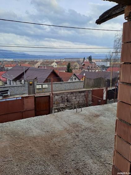 Casa la rosu de vanzare in Codlea - 4