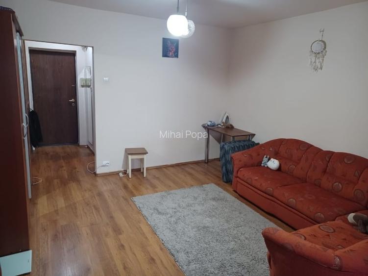 De vânzare garsonieră Piața Miniș