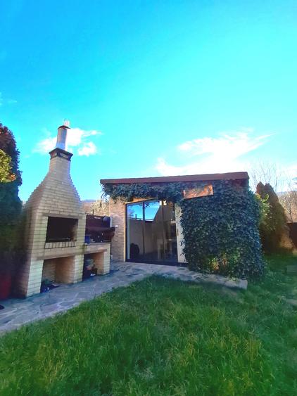 Casă Budești – potrivită pentru familie, curte și spații generoase - 5