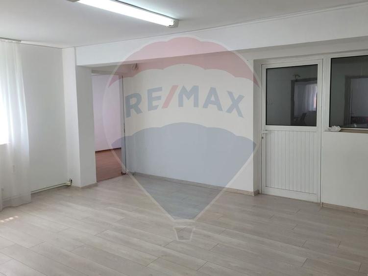 VILĂ MIXTĂ DE VÂNZARE – STRADA 1 DECEMBRIE 1918 - 6